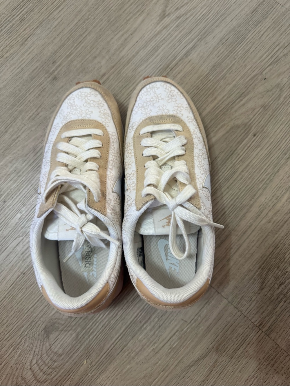 Nike Women's Cream and Tan sneakers
